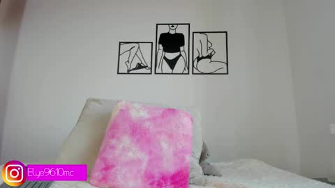 Snapshot of mcdonald_ellie chatting on 10/28/25, 08:11 Ellie online show from 10/28/25, 08:11