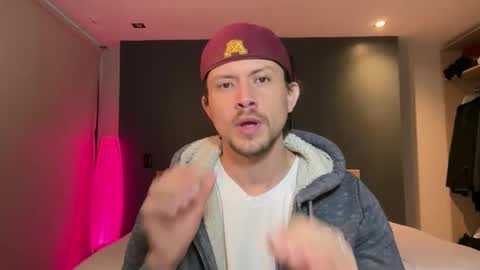 Snapshot of mcklister69 chatting on 02/13/26, 01:40 mcklister online show from 02/13/26, 01:40