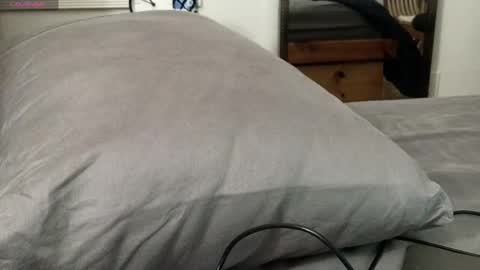 Snapshot of mcload1 chatting on 10/09/25, 05:49 McLoad1 online show from 10/09/25, 05:49