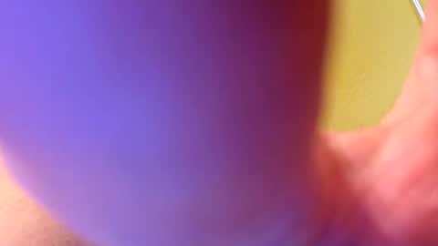 Snapshot of mclovinmackay chatting on 10/20/25, 05:30 mclovinmackay online show from 10/20/25, 05:30