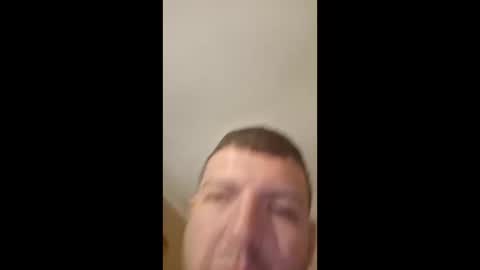 Snapshot of mcmuffin1827 chatting on 04/19/26, 06:56 Mcmuffin1827 online show from 04/19/26, 06:56