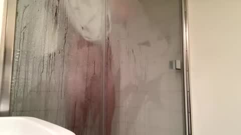 Snapshot of mcr8080 chatting on 12/29/24, 06:05 mcr8080 online show from 12/29/24, 06:05