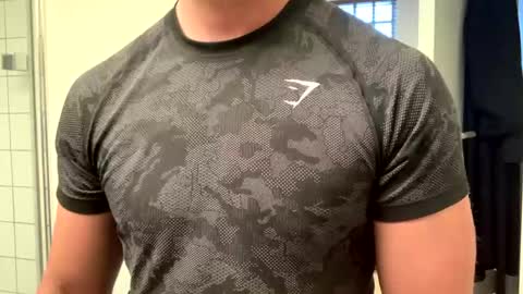 Snapshot of mcr8080 chatting on 12/30/24, 03:02 mcr8080 online show from 12/30/24, 03:02