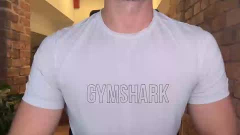 Snapshot of mcr8080 chatting on 09/15/25, 04:18 mcr8080 online show from 09/15/25, 04:18