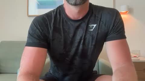 Snapshot of mcr8080 chatting on 10/18/25, 12:39 mcr8080 online show from 10/18/25, 12:39