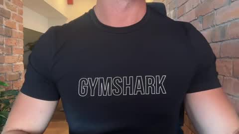 Snapshot of mcr8080 chatting on 10/25/25, 12:13 mcr8080 online show from 10/25/25, 12:13