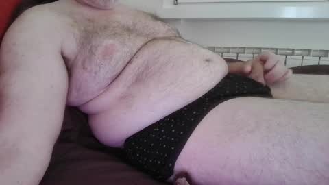 Snapshot of mdm1981 chatting on 04/17/26, 08:17 mdm1981 online show from 04/17/26, 08:17