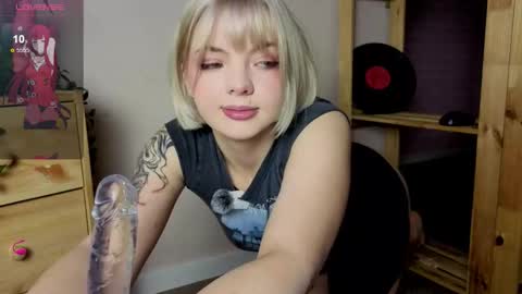 Snapshot of me1inmonro chatting on 11/28/25, 05:43 me1inmonro online show from 11/28/25, 05:43