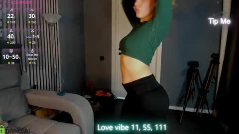 Snapshot of me1issa_bell chatting on 02/16/26, 02:18 Melissa online show from 02/16/26, 02:18