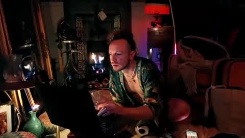 Snapshot of me586790 chatting on 03/03/26, 01:23 English Arse Play online show from 03/03/26, 01:23