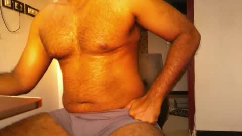 me_hai12 online show from 01/07/26, 12:07