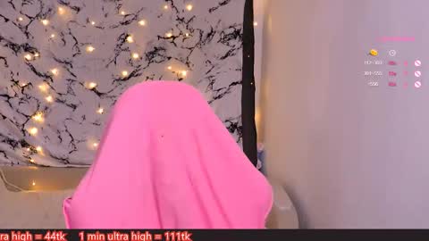 Snapshot of me_hanna chatting on 02/17/25, 01:15 Hanna online show from 02/17/25, 01:15