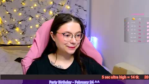 Snapshot of me_hanna chatting on 02/22/25, 11:03 Hanna online show from 02/22/25, 11:03