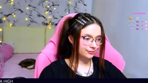 Snapshot of me_hanna chatting on 03/10/25, 02:28 Hanna online show from 03/10/25, 02:28