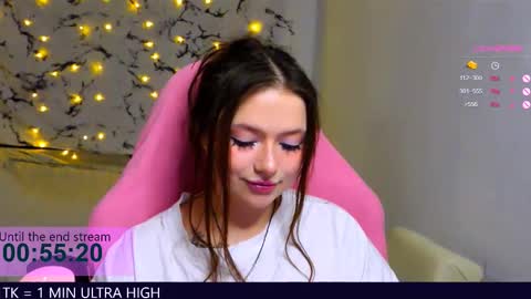 Snapshot of me_hanna chatting on 03/11/25, 12:00 Hanna online show from 03/11/25, 12:00