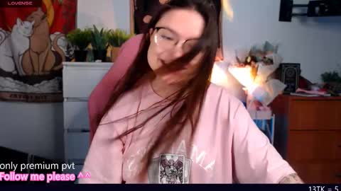 Snapshot of me_hanna chatting on 09/08/25, 10:53 Hanna online show from 09/08/25, 10:53