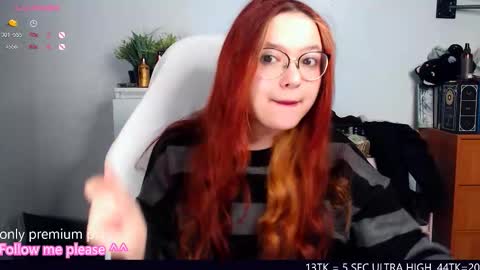 Snapshot of me_hanna chatting on 10/12/25, 10:20 Hanna online show from 10/12/25, 10:20