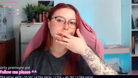 Snapshot of me_hanna chatting on 11/07/25, 10:43 Hanna online show from 11/07/25, 10:43