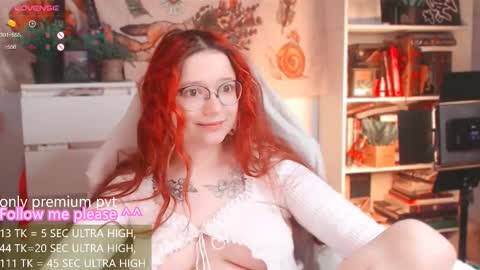 Snapshot of me_hanna chatting on 02/12/26, 04:07 Hanna online show from 02/12/26, 04:07