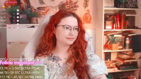 Snapshot of me_hanna chatting on 02/17/26, 03:25 Hanna online show from 02/17/26, 03:25