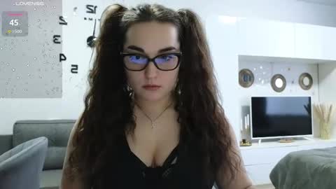 Snapshot of me_lissa_sun chatting on 12/10/24, 08:51 Melissa online show from 12/10/24, 08:51