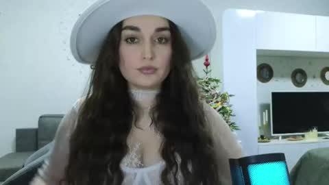 Snapshot of me_lissa_sun chatting on 12/25/24, 12:27 Melissa online show from 12/25/24, 12:27