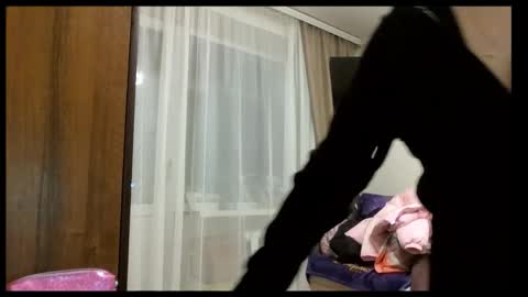 Snapshot of meadoweyes_ chatting on 12/04/25, 06:27 meadoweyes_ online show from 12/04/25, 06:27