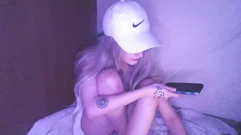 Snapshot of meadowmoon3 chatting on 03/29/26, 07:30 meadowmoon3 online show from 03/29/26, 07:30