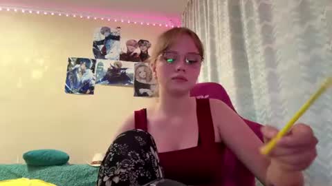 Snapshot of meaghanoakden chatting on 07/31/26, 12:37 Eliza online show from 07/31/26, 12:37
