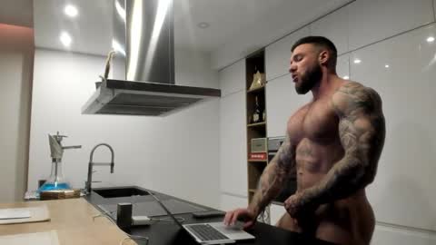 Snapshot of mealphamale chatting on 03/23/26, 07:18 Alpha Male online show from 03/23/26, 07:18