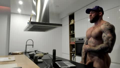 Snapshot of mealphamale chatting on 04/07/26, 02:50 Alpha Male online show from 04/07/26, 02:50