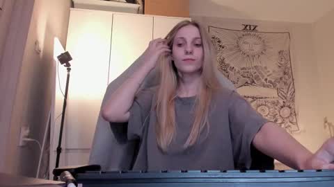 Snapshot of meandmaboy chatting on 03/24/26, 08:36 Anna online show from 03/24/26, 08:36