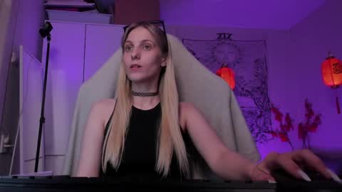Anna online show from 05/21/26, 07:54