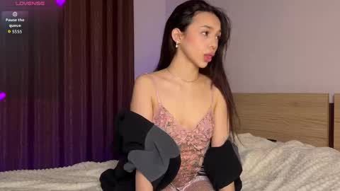 Snapshot of meangel_ chatting on 04/29/26, 06:25 Adriana online show from 04/29/26, 06:25
