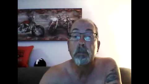 me at home online show from 09/20/25, 03:07
