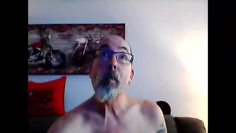 Snapshot of meathome3 chatting on 03/19/26, 06:45 me at home online show from 03/19/26, 06:45