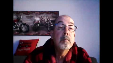 Snapshot of meathome3 chatting on 05/17/26, 11:17 me at home online show from 05/17/26, 11:17