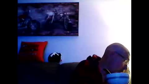 Snapshot of meathome3 chatting on 06/03/26, 09:23 me at home online show from 06/03/26, 09:23
