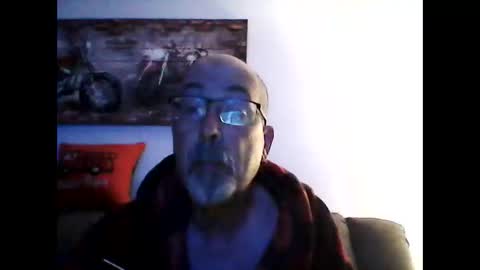 Snapshot of meathome3 chatting on 06/04/26, 09:15 me at home online show from 06/04/26, 09:15