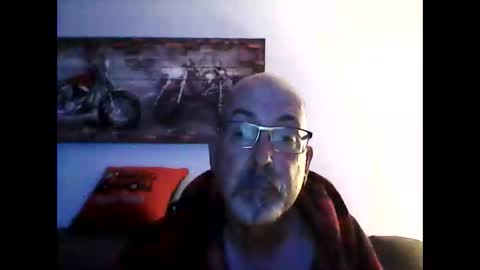 Snapshot of meathome3 chatting on 06/08/26, 09:20 me at home online show from 06/08/26, 09:20