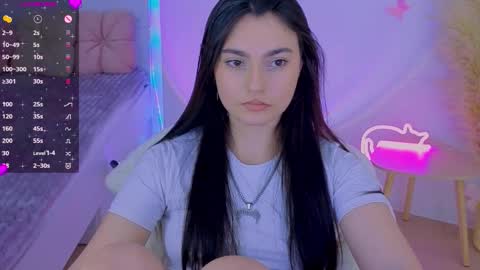 Snapshot of medina_andress chatting on 03/05/26, 09:44 Dina online show from 03/05/26, 09:44