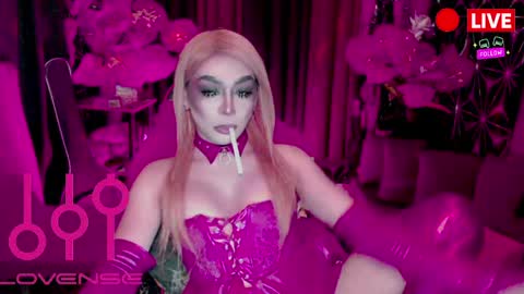 THE QUEEN ALPHA   Queen Medusa Prey online show from 04/17/26, 08:01