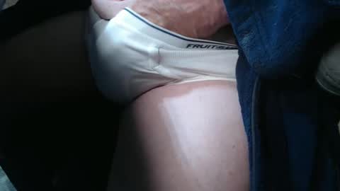 Snapshot of mee9090e900 chatting on 09/16/25, 10:05 mee9090e900 online show from 09/16/25, 10:05