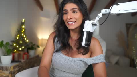 Snapshot of meegan1 chatting on 12/06/24, 08:18 Andrea  online show from 12/06/24, 08:18