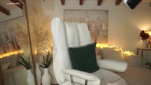 Snapshot of meegan1 chatting on 02/21/25, 12:39 Andrea  online show from 02/21/25, 12:39