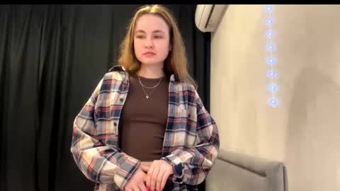 Olivia online show from 11/25/25, 03:12