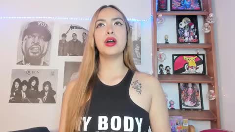 Snapshot of meeowlody chatting on 10/27/25, 09:19 Emily online show from 10/27/25, 09:19