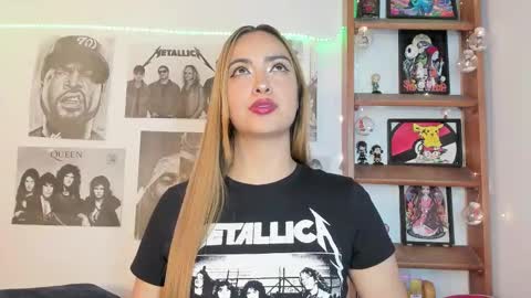 Snapshot of meeowlody chatting on 11/05/25, 09:26 Emily online show from 11/05/25, 09:26