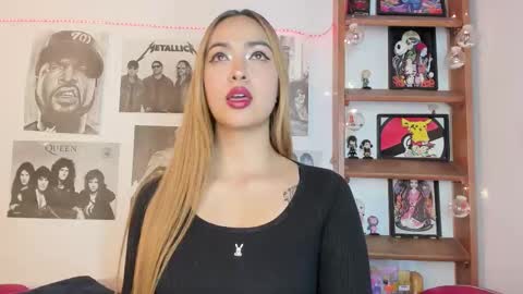 Snapshot of meeowlody chatting on 11/08/25, 11:14 Emily online show from 11/08/25, 11:14