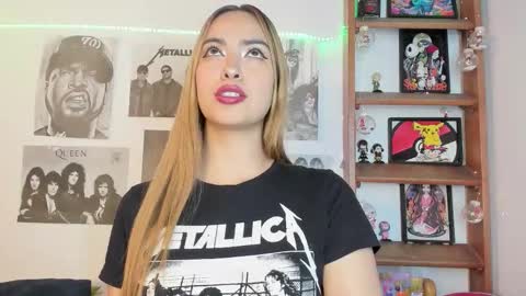 Snapshot of meeowlody chatting on 11/19/25, 11:16 Emily online show from 11/19/25, 11:16